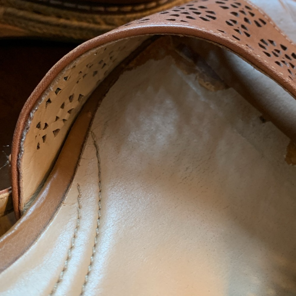 Naturalize Tan Wedges Size 9.5 - Picture 7 of 7